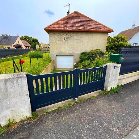 A 12 Min A Pied De La Plage Et 5 Min Du Centre De Luc-Sur-Mer Luc-sur-Mer Exterior foto