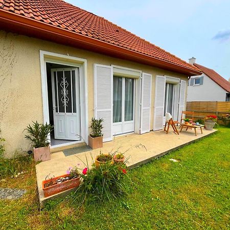 A 12 Min A Pied De La Plage Et 5 Min Du Centre De Luc-Sur-Mer Luc-sur-Mer Exterior foto