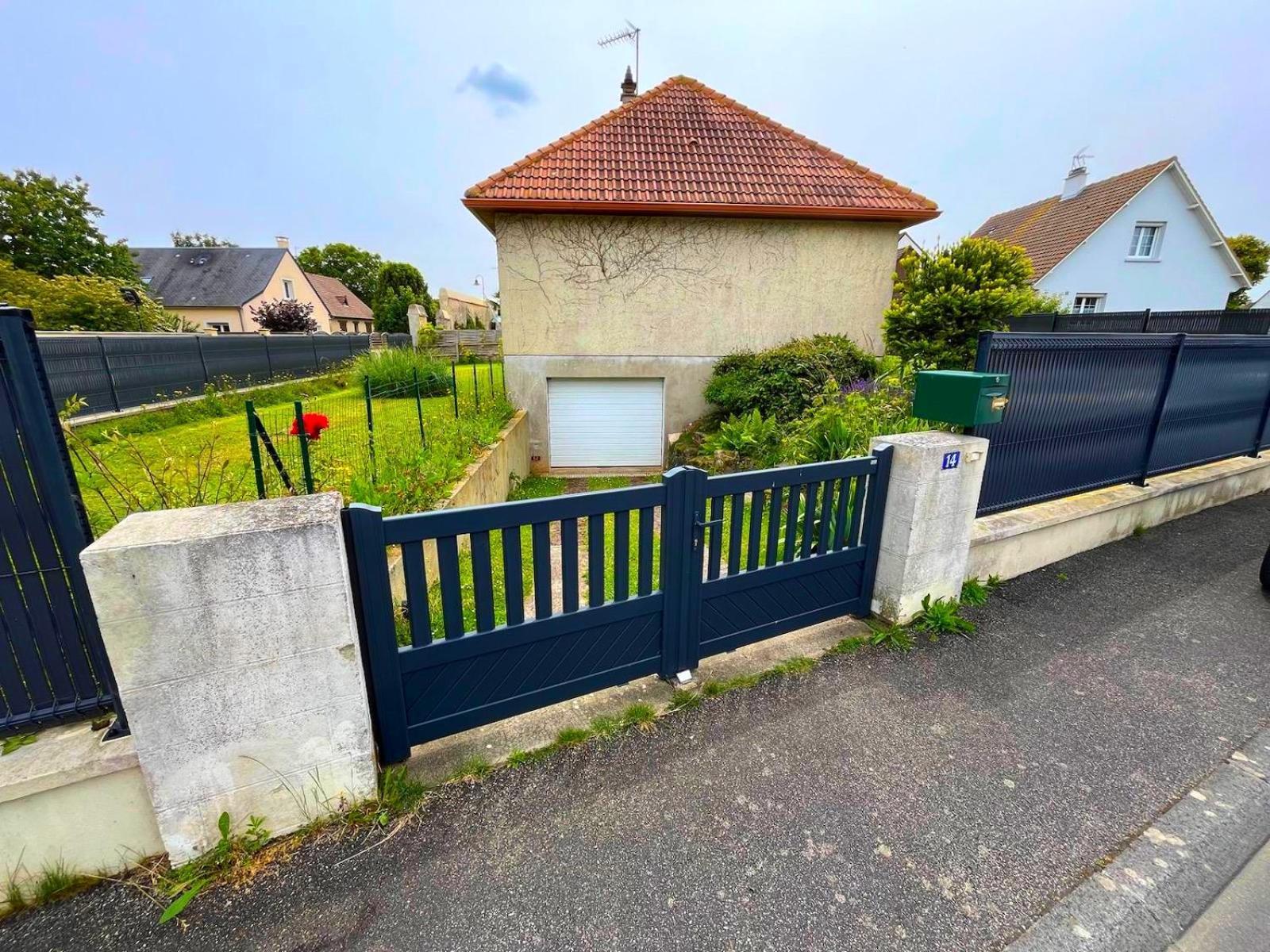 A 12 Min A Pied De La Plage Et 5 Min Du Centre De Luc-Sur-Mer Luc-sur-Mer Exterior foto